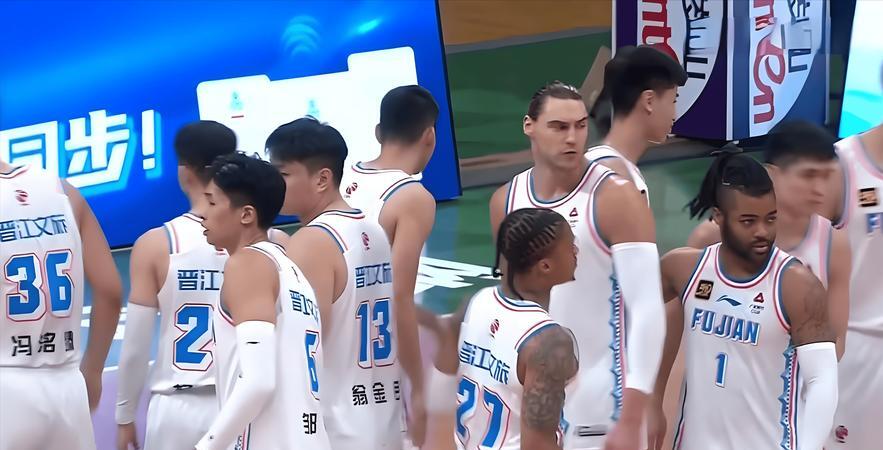 大比分失利局面惨痛，球队士气低迷的简单介绍