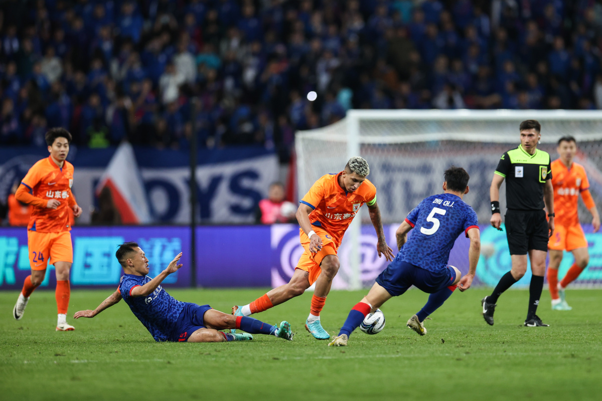 关于山东中鲁神勇！中超球队-战胜阿赫利，迎来联赛三连胜的信息