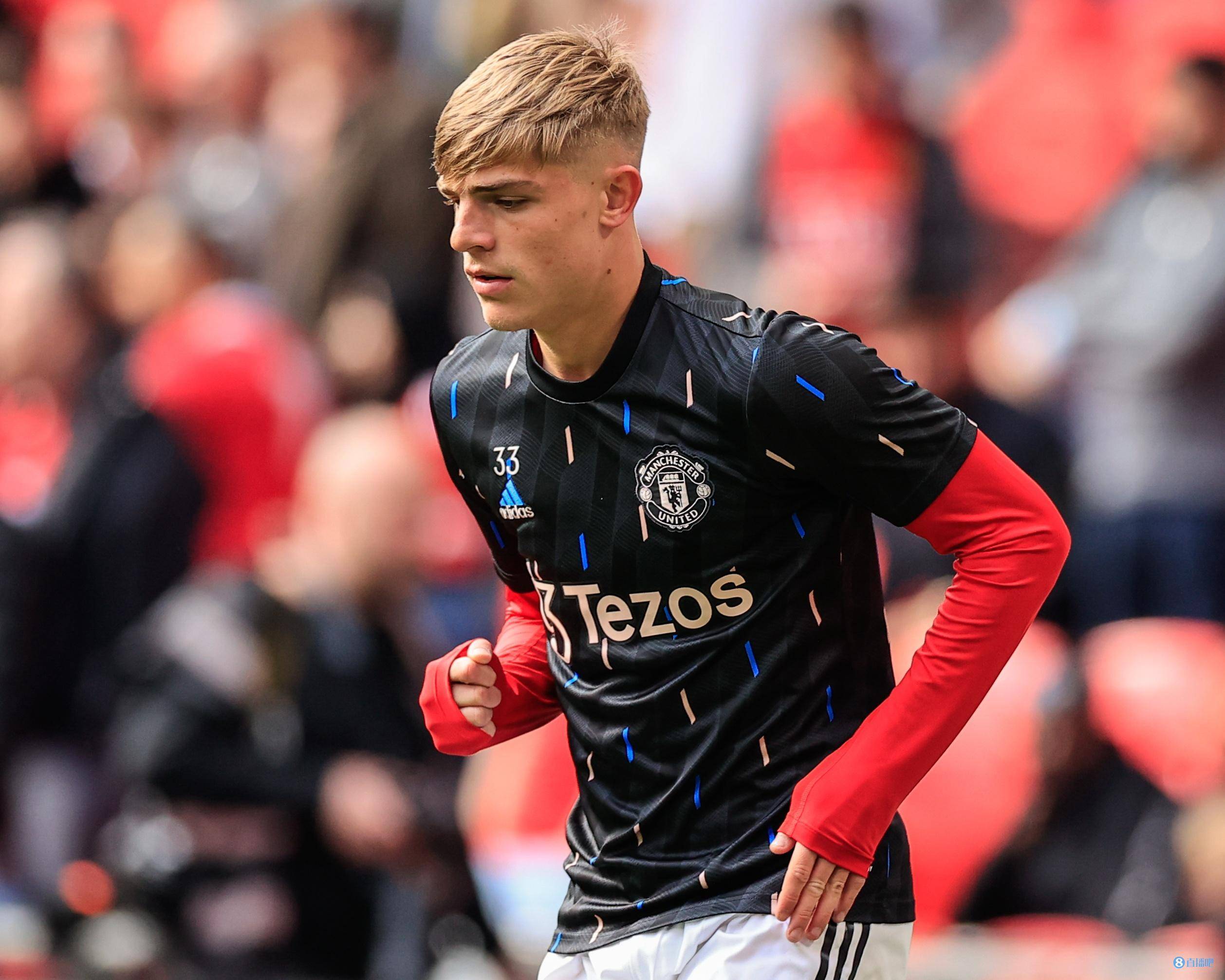 曼联青训球员崭露头角，获得主教练肯定的简单介绍
