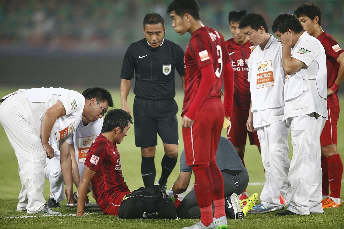 中超赛场激战：球员表现受到外界高度评价的简单介绍