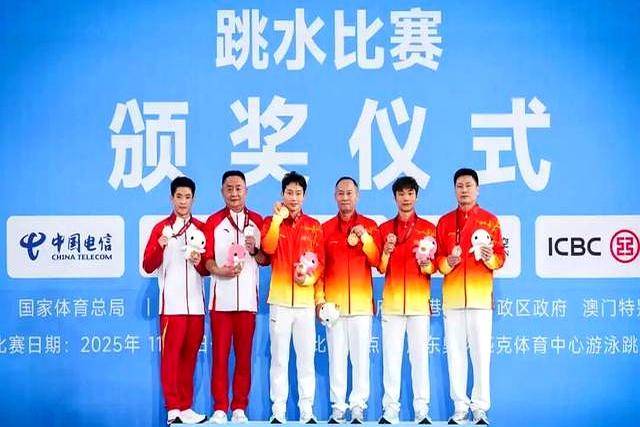 争霸赛场！运动员拼尽全力争夺金牌