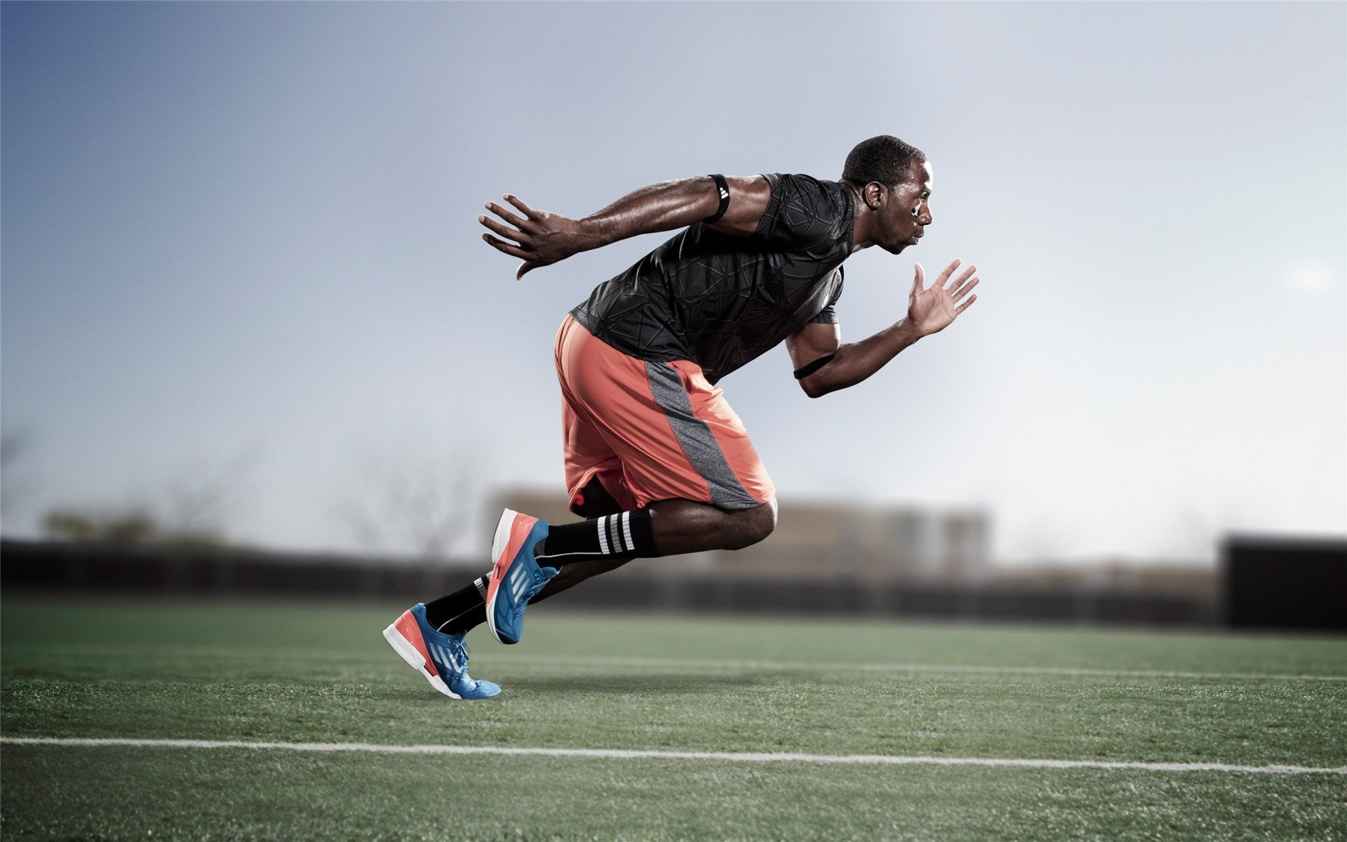 奥恰洛夫单骑破阵，奥地利队力克波兰队展现团队唯一性