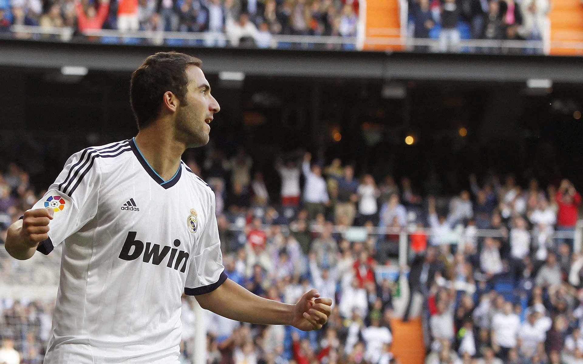 开云下载-跨界统治，从NBA公牛完胜到西甲德比，武切维奇的双重征服